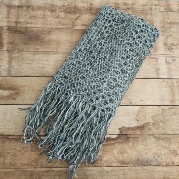Large sage green open weave throw | blanket - Picture 1 of 3